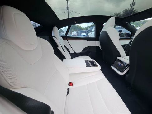 Used 2025 Tesla Model S AWD/4WD image 71