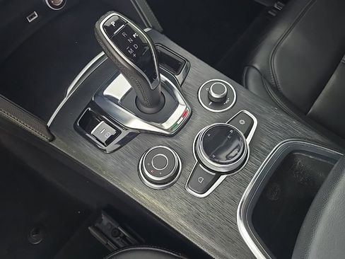 Used 2020 Alfa Romeo Stelvio w/ Nero Edizione RWD image 24