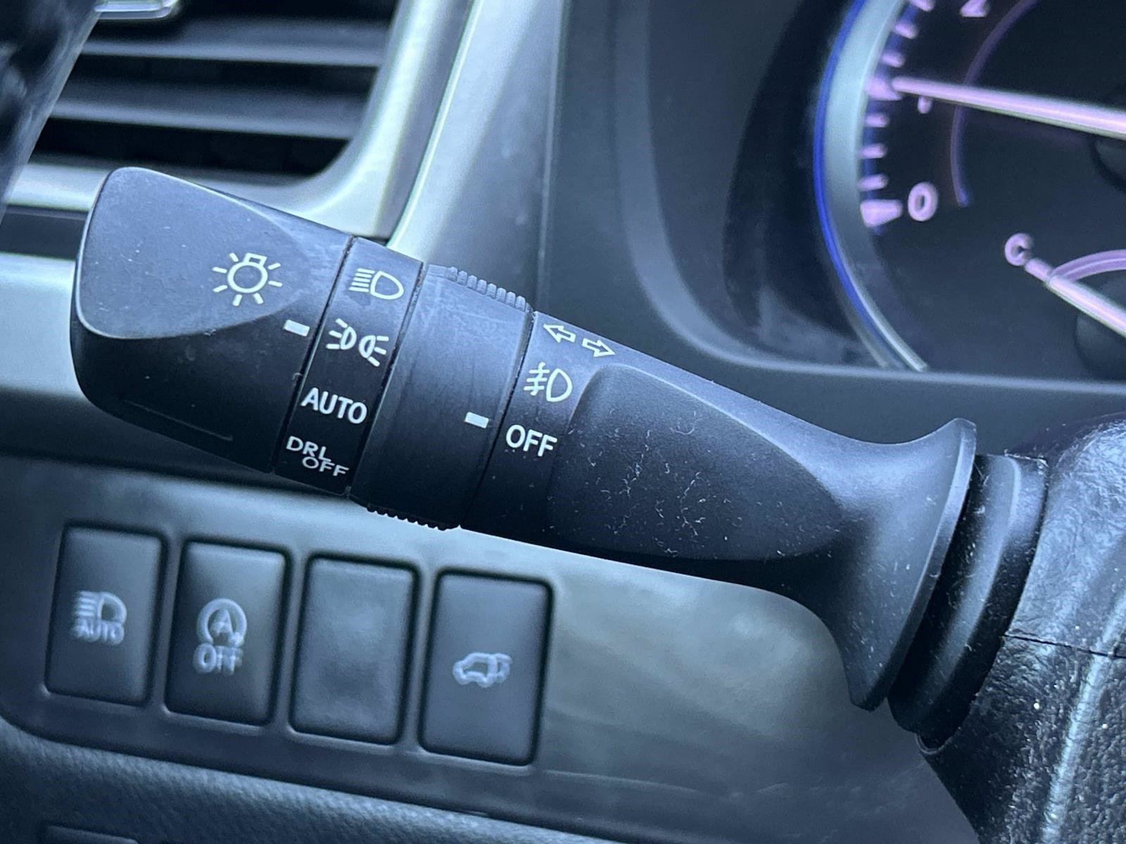 Used 2019 Toyota Highlander XLE FWD image 27