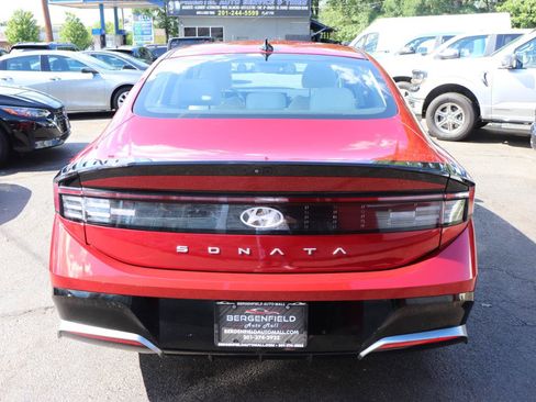 Used 2024 Hyundai Sonata SEL FWD image 4