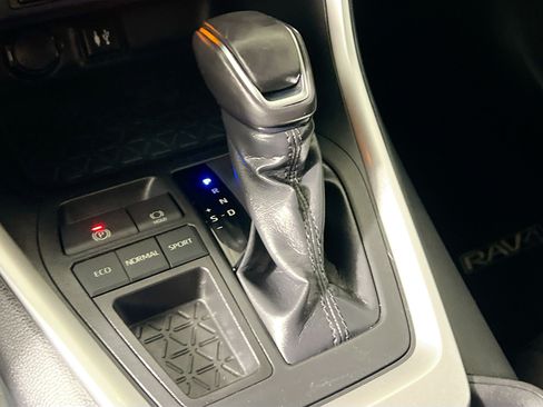 Used 2019 Toyota RAV4 XLE Premium w/ Cold Weather Package FWD image 24