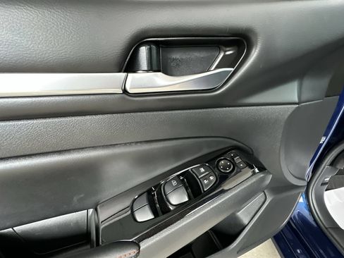 Used 2024 Nissan Altima 2.5 SR w/ SR Premium Package FWD image 23