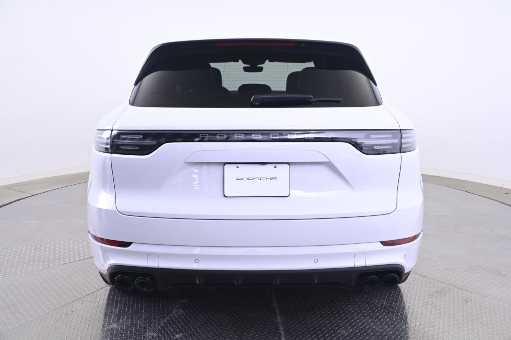 Used 2023 Porsche Cayenne Platinum Edition AWD/4WD image 6