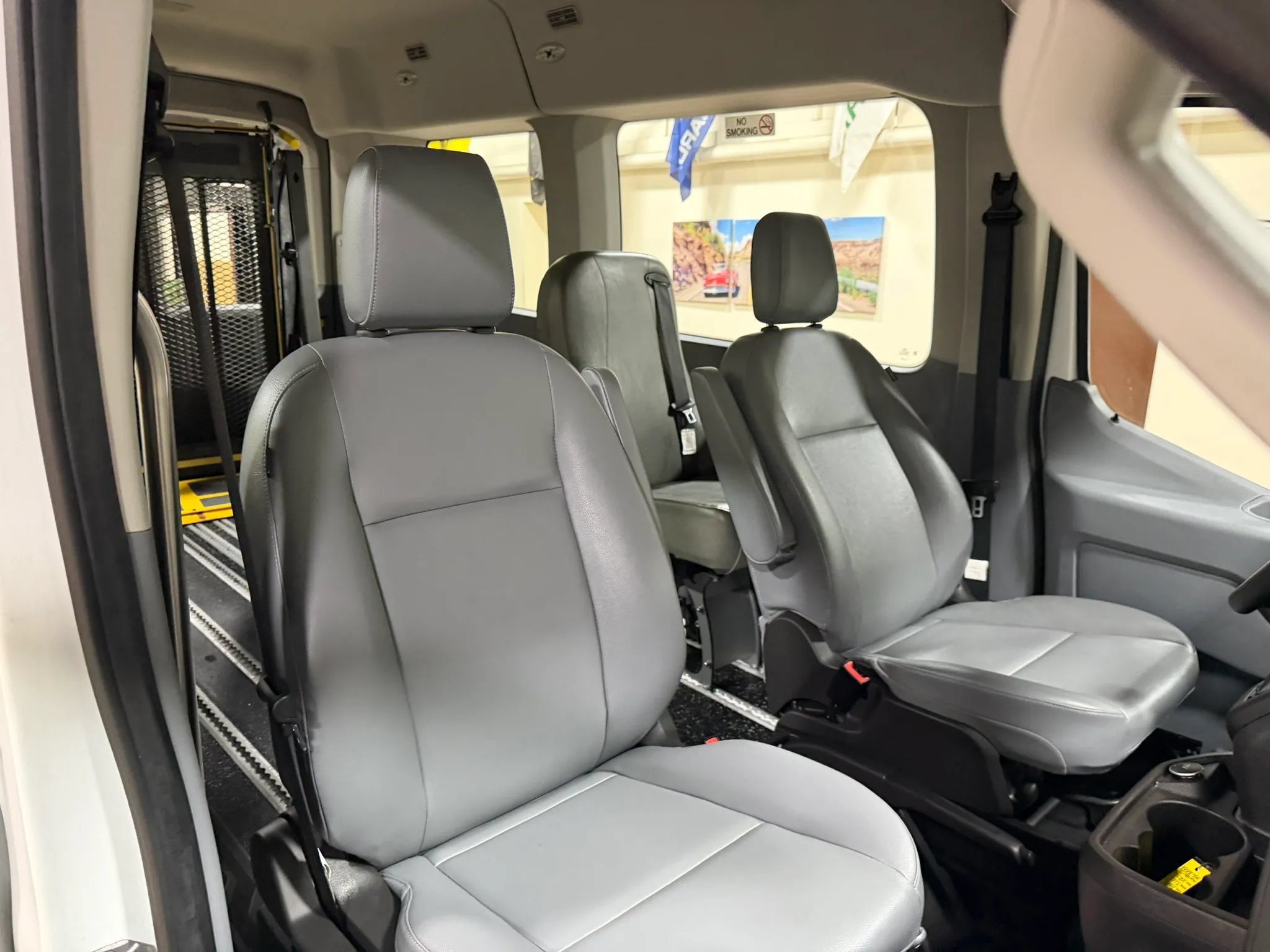 Used 2018 Ford Transit 150 XL RWD image 31