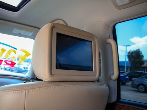 Used 2019 Nissan Armada Platinum w/ Captain's Chairs Package RWD image 23