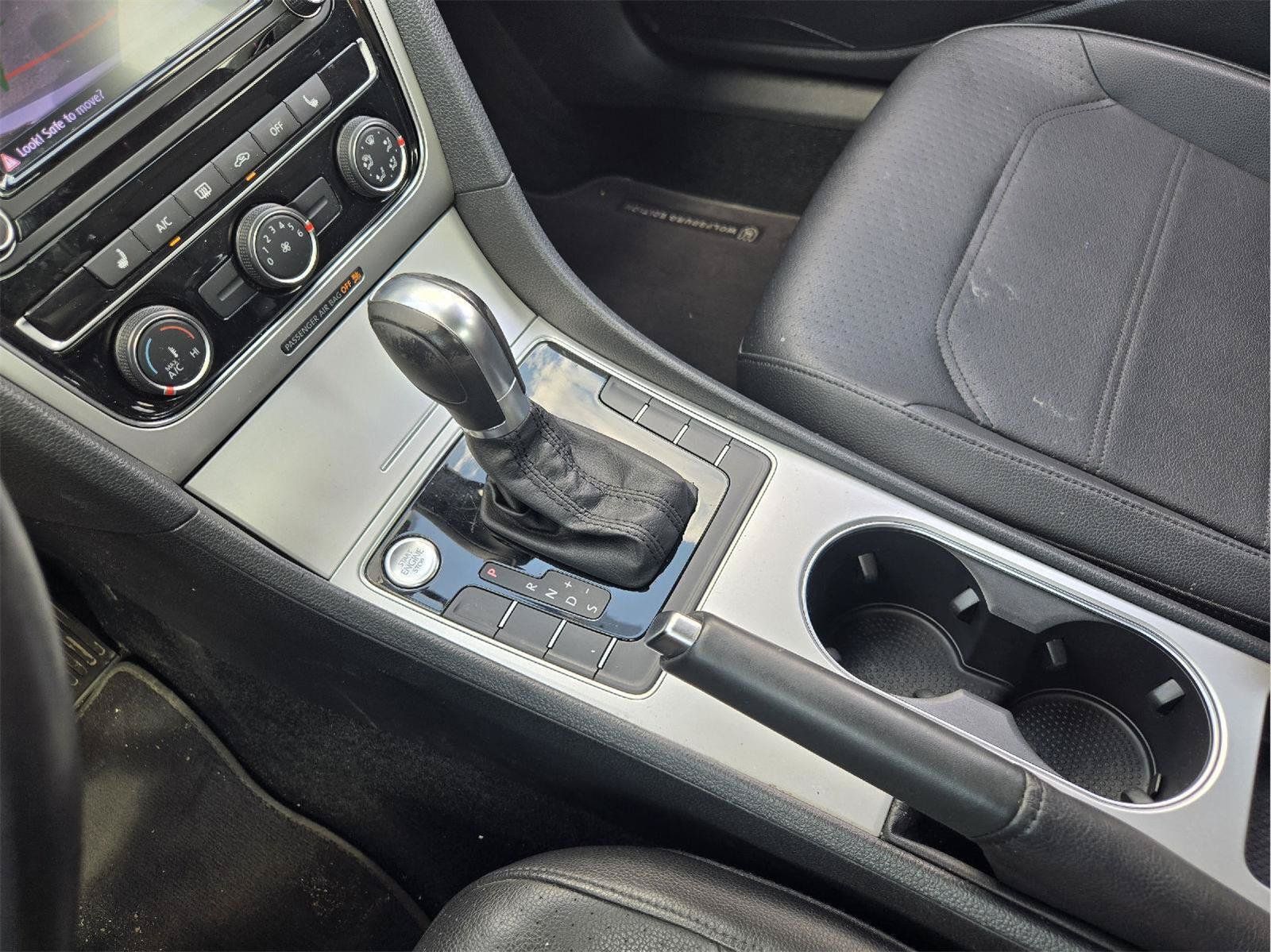 Used 2019 Volkswagen Passat 2.0T Wolfsburg FWD image 16