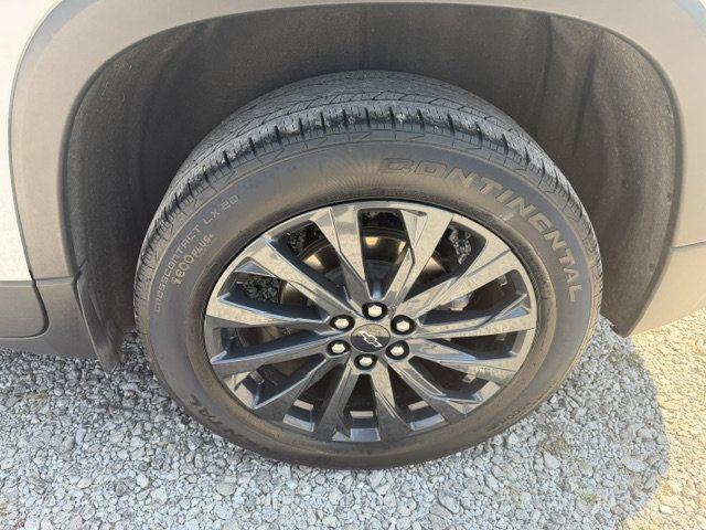 Used 2023 Chevrolet Traverse RS FWD image 9