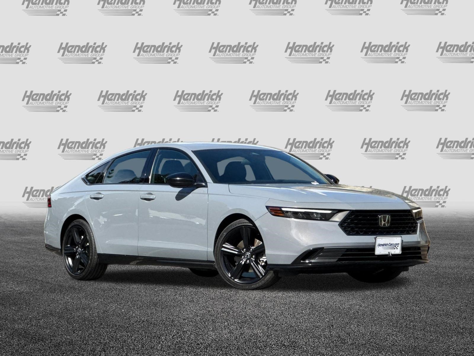Used 2023 Honda Accord Sport image 2