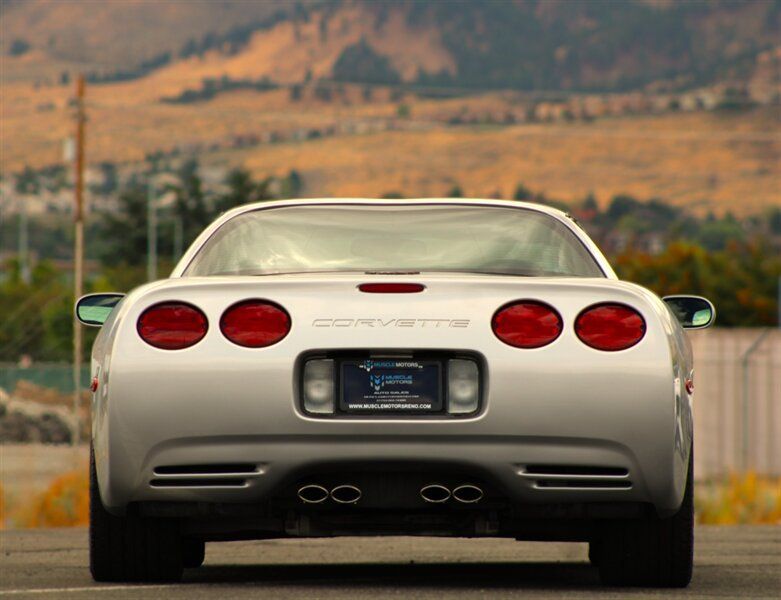 Used 1999 Chevrolet Corvette Coupe w/ Memory Pkg RWD image 8