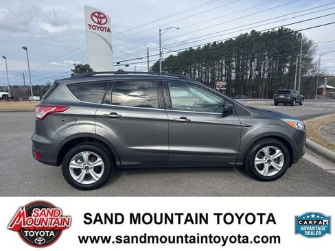 Used 2014 Ford Escape SE w/ Equipment Group 201A image 2