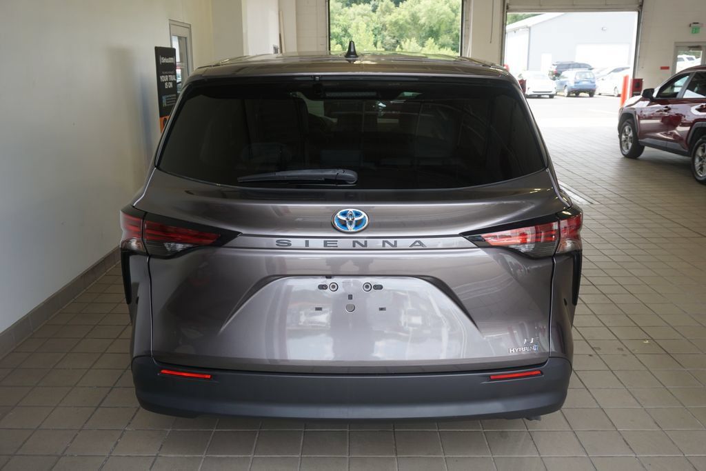 Certified 2021 Toyota Sienna LE FWD image 15
