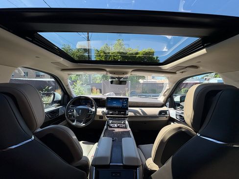 Used 2023 Lincoln Navigator Reserve AWD/4WD image 39