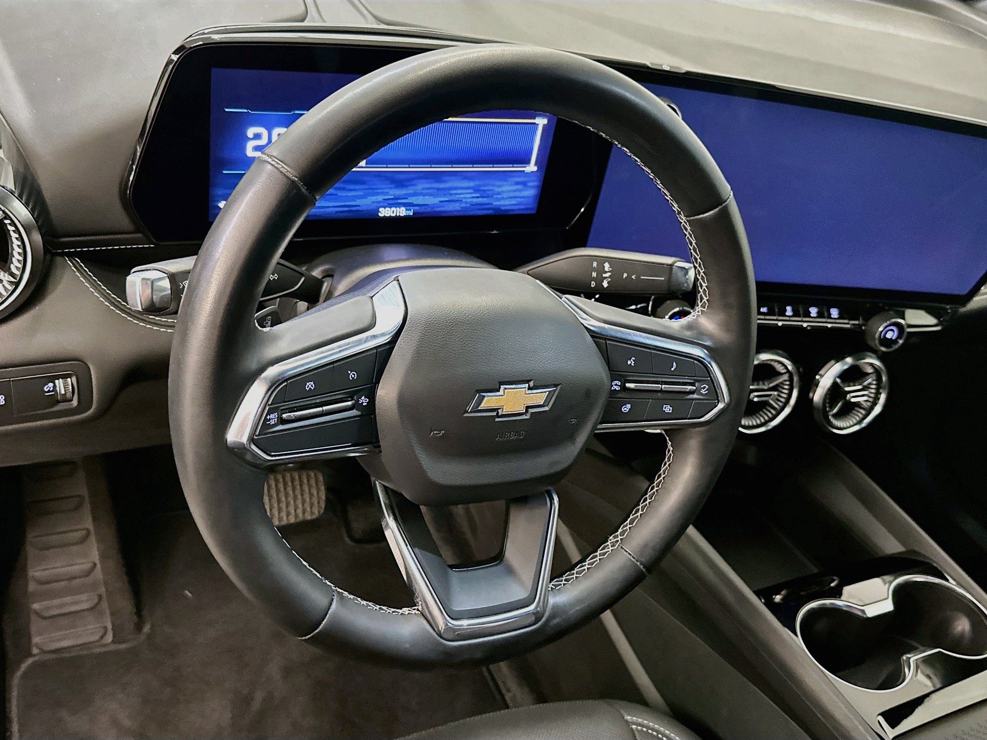 Used 2024 Chevrolet Blazer EV LT AWD/4WD image 18