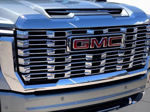 Used 2025 GMC Sierra 2500 Denali w/ Denali Reserve Package AWD/4WD image 29