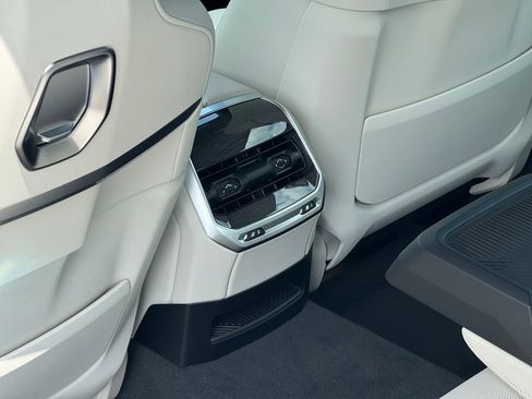 New 2026 BMW 760i xDrive w/ Premium Package AWD/4WD image 19