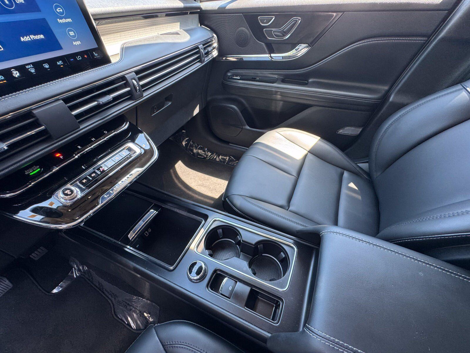 Used 2025 Lincoln Corsair FWD image 30