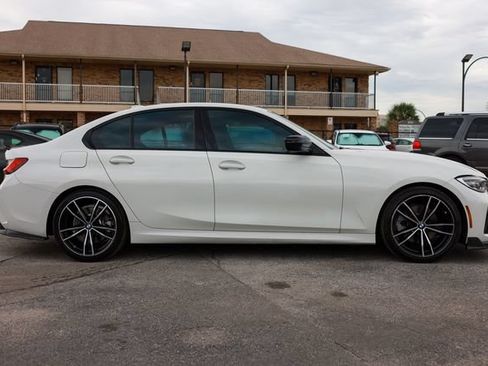 Used 2020 BMW 330i Sedan w/ M Sport Package RWD image 16