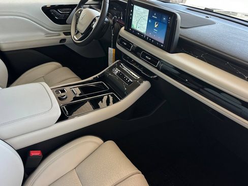 New 2026 Lincoln Aviator Black Label w/ Black Label Special Edition AWD/4WD image 16