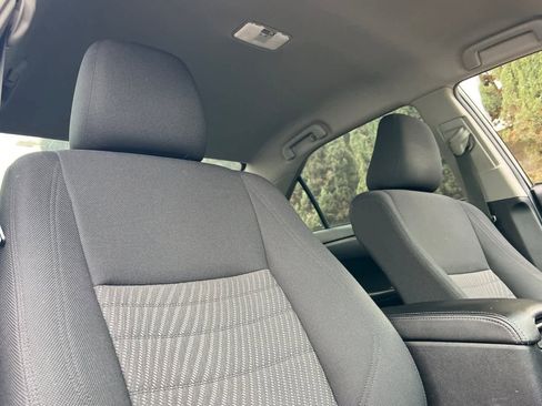 Used 2015 Toyota Camry LE image 17