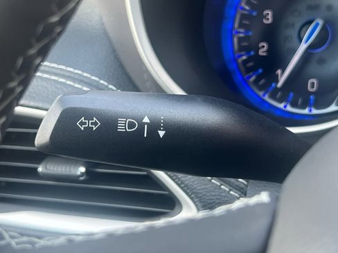 New 2025 Chrysler Pacifica Select w/ Uconnect Theater Family Group image 27