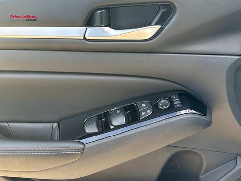 Certified 2025 Nissan Altima 2.5 SR w/ SR Premium Package FWD image 18