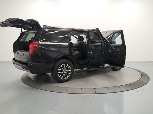 Used 2025 Ford Expedition Platinum AWD/4WD image 16