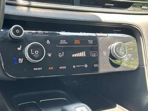 Used 2024 INFINITI QX60 Luxe w/ Performance Audio Package AWD/4WD image 37