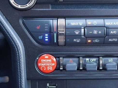 Used 2016 Ford Mustang Shelby GT350 w/ Technology Package image 32