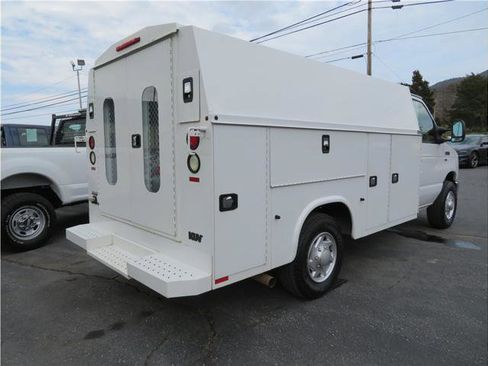 Used 2016 Ford E-350 and Econoline 350 Super Duty image 18