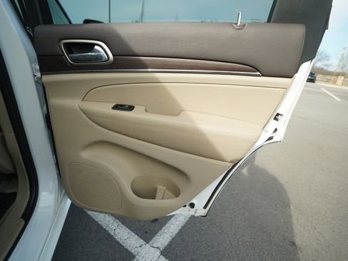 Used 2015 Jeep Grand Cherokee Overland w/ Trailer Tow Group IV image 24