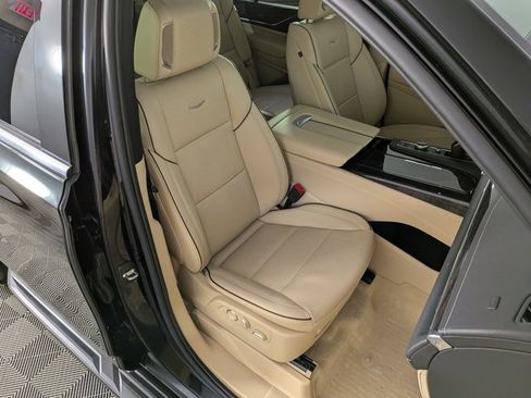 Certified 2023 Cadillac Escalade ESV Premium Luxury image 35