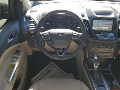 Used 2019 Ford Escape Titanium image 18