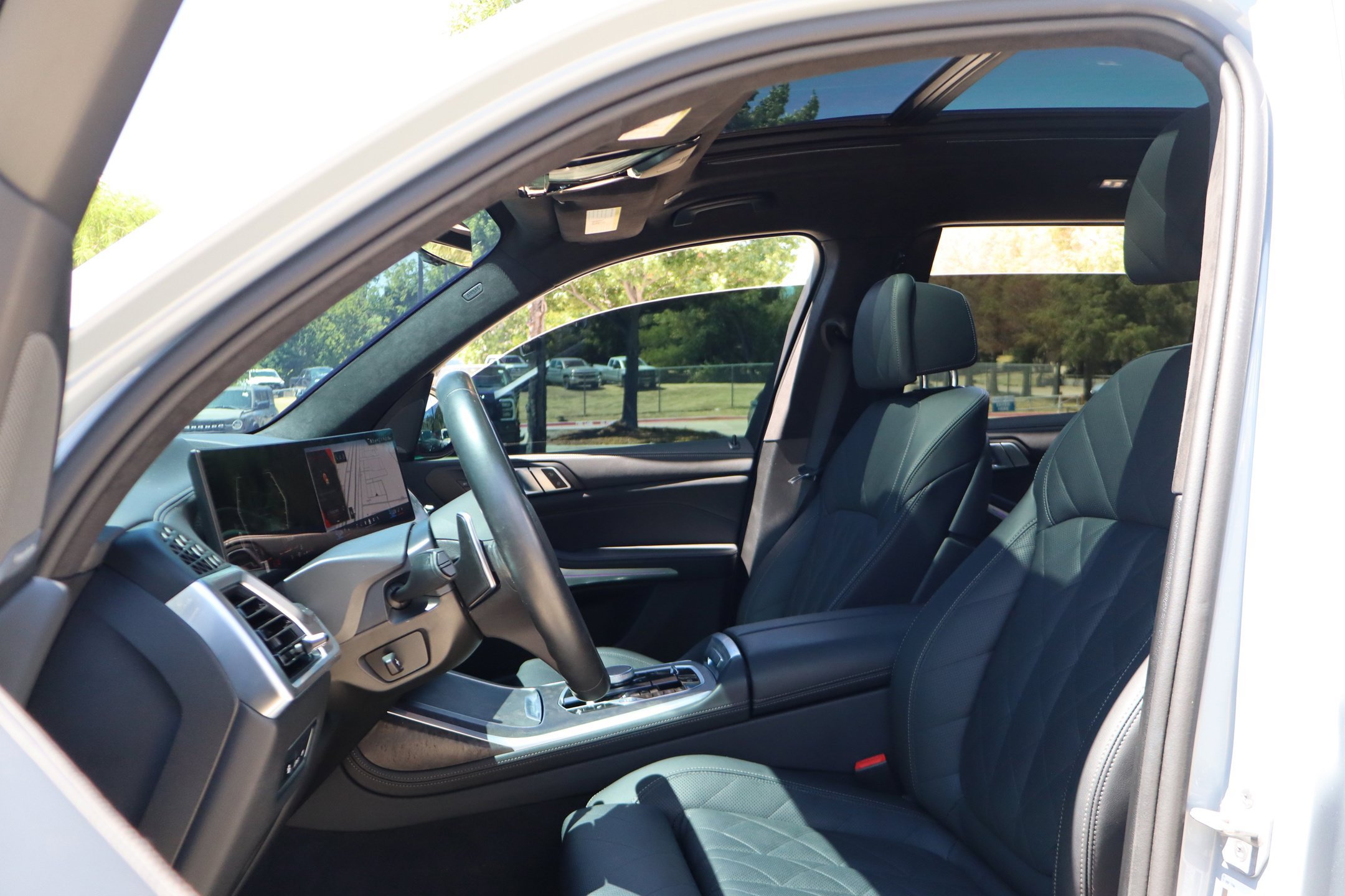 Used 2025 BMW X7 xDrive40i AWD/4WD image 13