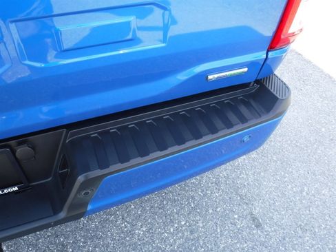 Used 2021 Ford F150 Lariat w/ Max Trailer Tow Package image 8