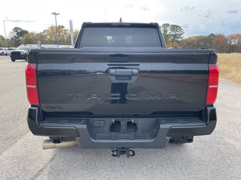Used 2024 Toyota Tacoma TRD Off-Road image 4
