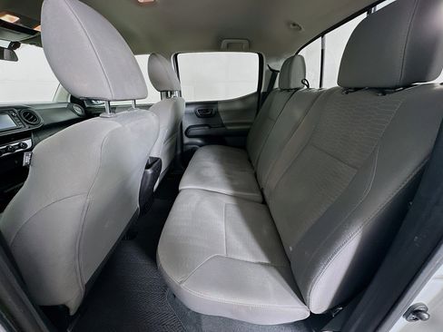 Used 2016 Toyota Tacoma SR image 25