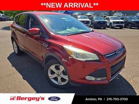 Used 2016 Ford Escape SE FWD image 1