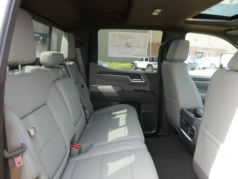 New 2026 GMC Sierra 1500 SLT image 14