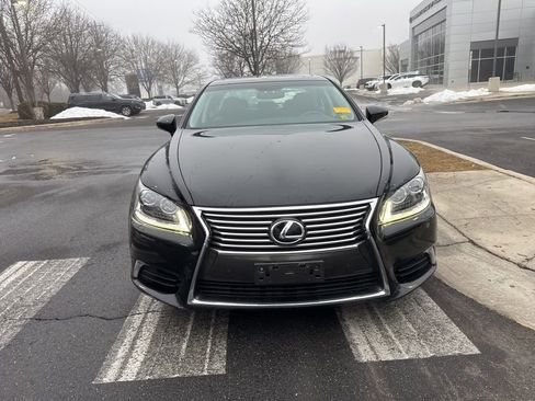 Used 2014 Lexus LS 460 AWD w/ Comfort Package image 2