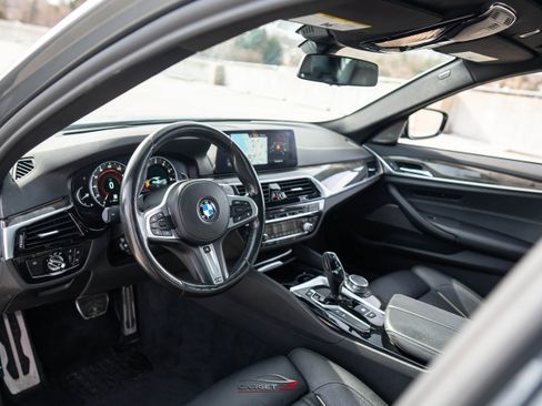 Used 2018 BMW 540i w/ M Sport Package image 13