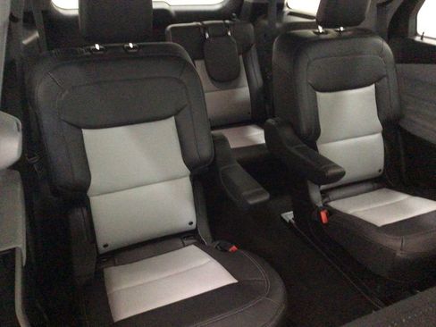 Used 2023 Ford Explorer XLT w/ Equipment Group 202A image 23