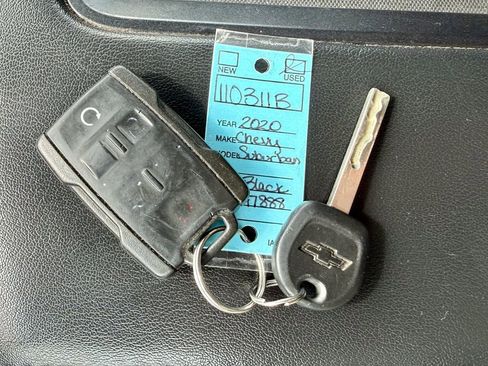 Used 2020 Chevrolet Suburban LT image 32