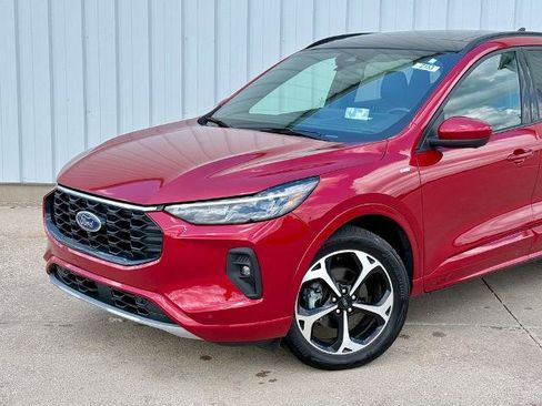 Certified 2025 Ford Escape ST-Line Elite w/ Premium Technology Package AWD/4WD image 2