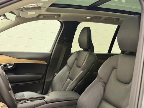 Used 2023 Volvo XC90 B6 Plus image 20