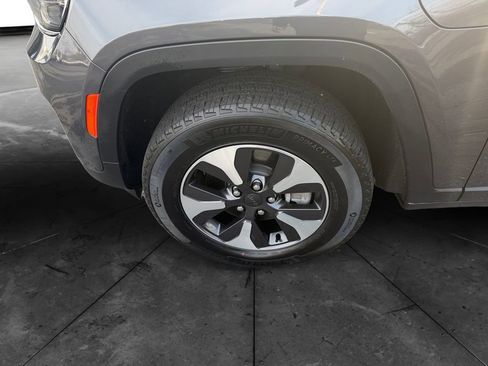 Used 2023 Jeep Grand Cherokee 4WD 4xe image 14