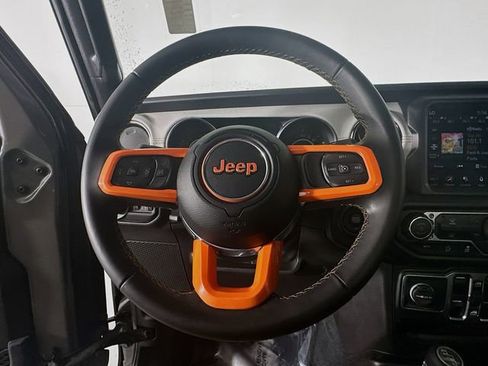 Used 2022 Jeep Gladiator Overland AWD/4WD image 13