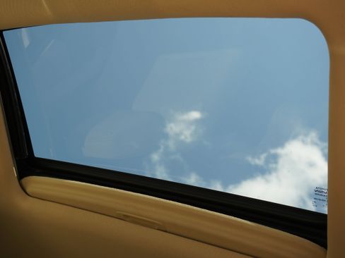 Used 2015 Toyota Highlander Limited image 22