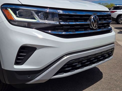 Certified 2023 Volkswagen Atlas Cross Sport SE w/ Black Wheel Package AWD/4WD image 2