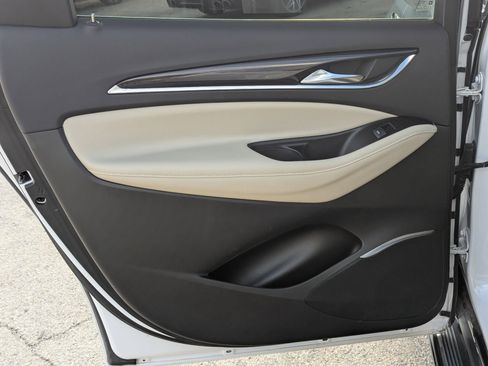 Used 2020 Buick Enclave Essence w/ Sport Touring Edition image 15