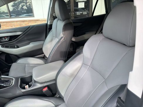 Used 2020 Subaru Outback Limited w/ Popular Package #2 image 3